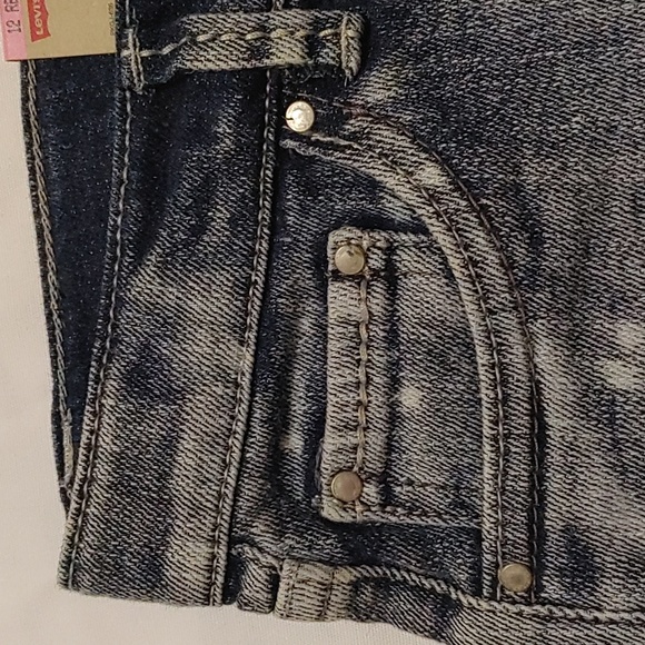 Levi's Shorty Short - Picture 4 of 5